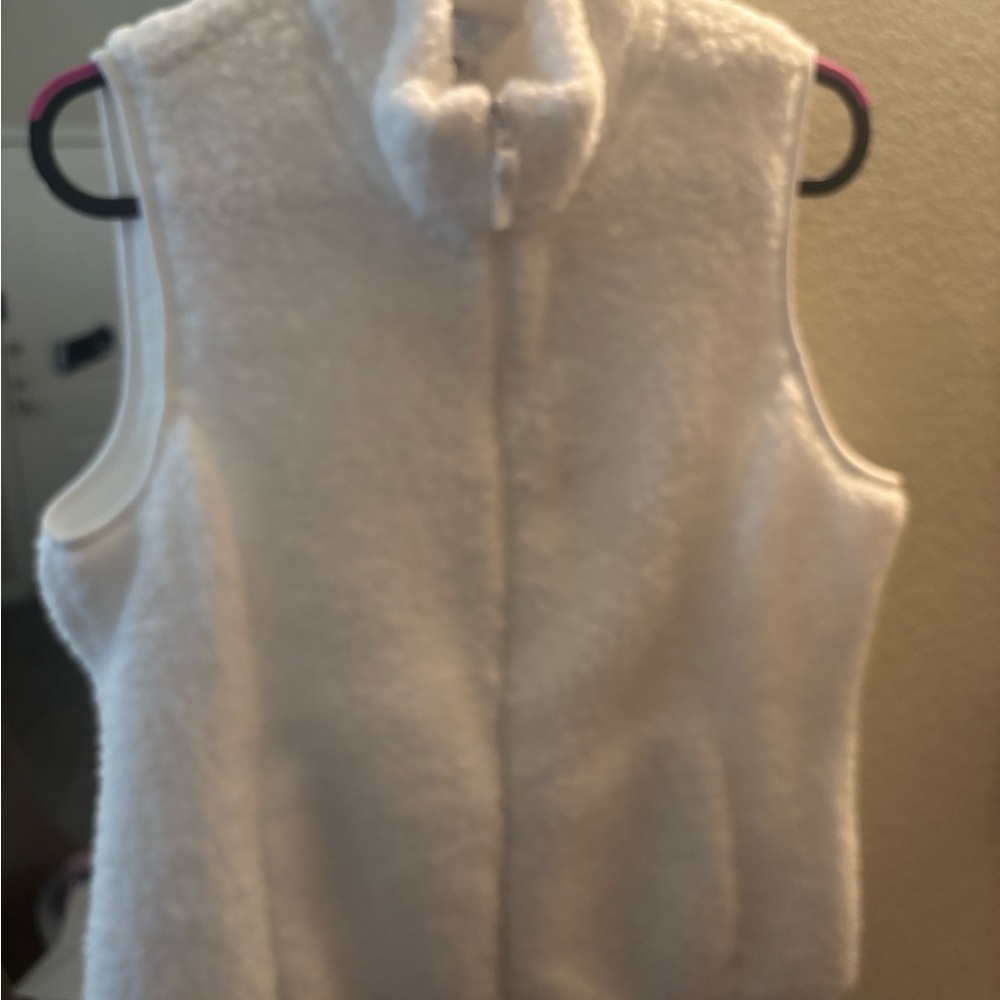 Time and Tru Women's Cream Fleece Vest